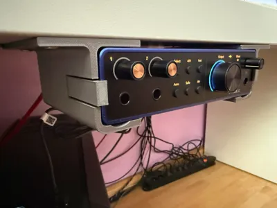 Focusrite Scarlett 2i2 4th gen holder