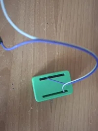 Boîtier pour carte ESP32 avec fentes pour câbles — photo 4