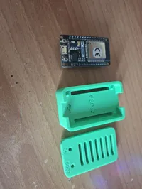 Boîtier pour carte ESP32 avec fentes pour câbles — photo 8