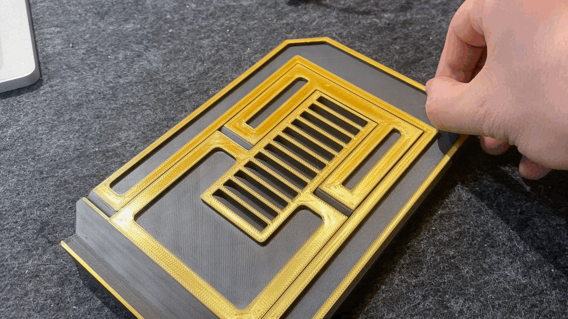 Miniatura 1 do modelo 3D 一体打印可活动折叠平板支架 Tablet holder ipad支架 笔记本支架 折叠支架 