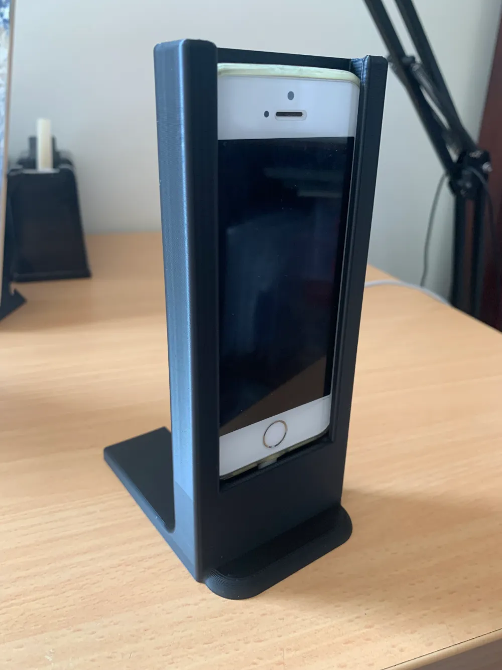 iPhone 5 Holder by Frank Drumcondra MakerWorld