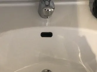 Waschbecken Überlauf