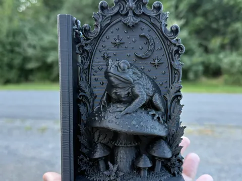 Modelo para impresión 3D: Toad on Mushroom Bookend — referencia de MakerWorld