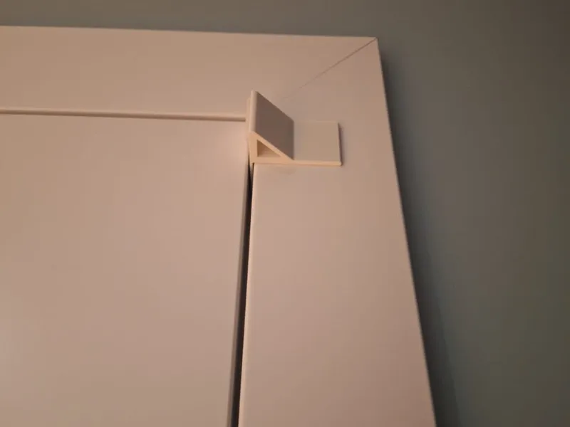 door stopper for flush door