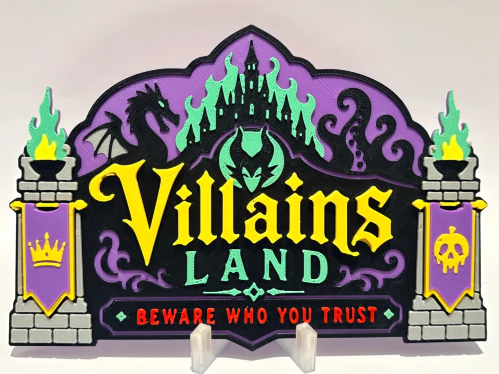 Letrero o emblema decorativo: Disney Villains Land Inspired Sign. Referencia del modelo original.