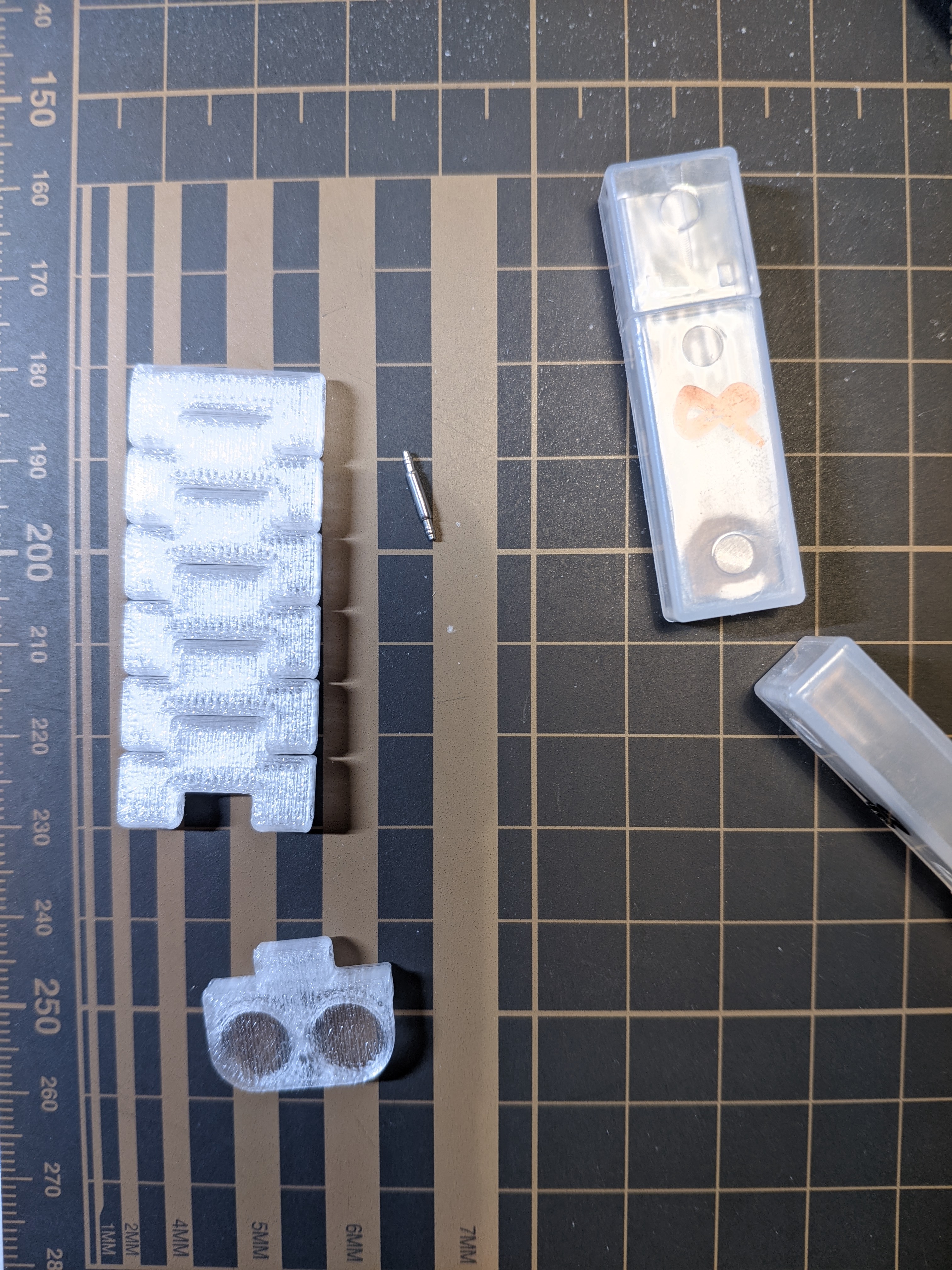 Miniatura 2 do modelo 3D 磁吸表带手表表带，多种尺寸，履带样式