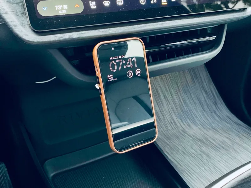 Cooled Phone Charger/Mount for Rivian (R1)