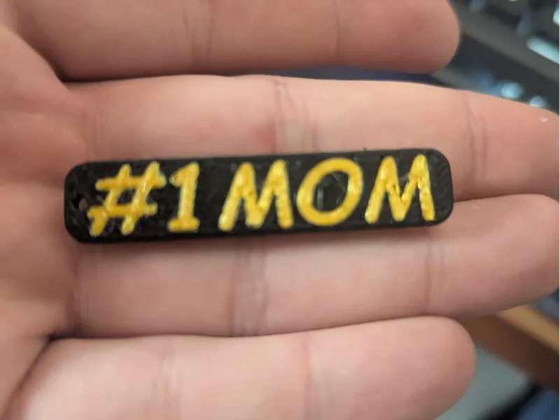 #1 MOM keychain/charm
