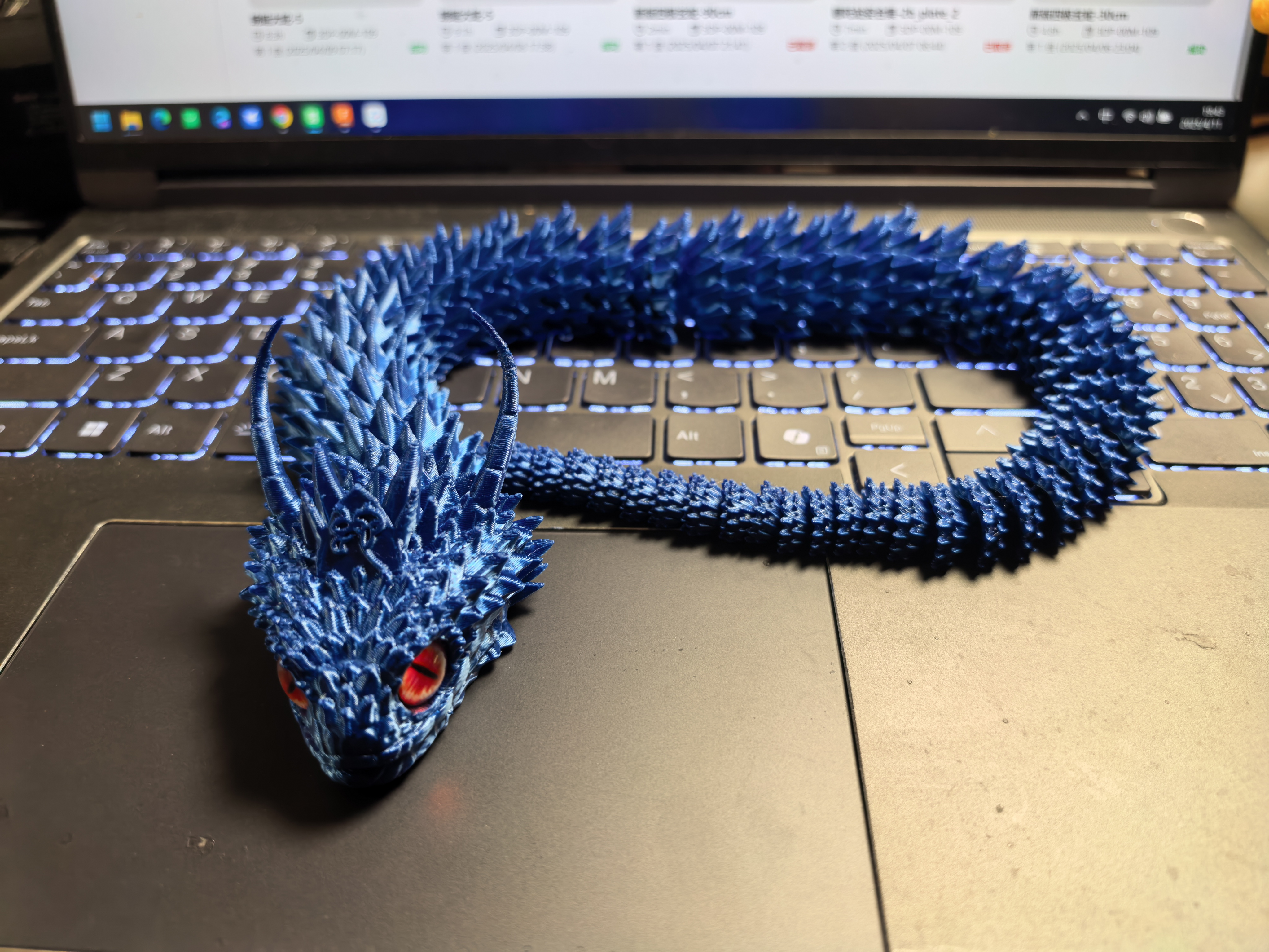 Miniatura 1 do modelo 3D 符文灵蛇-一体打印可动版-蛇年礼物
