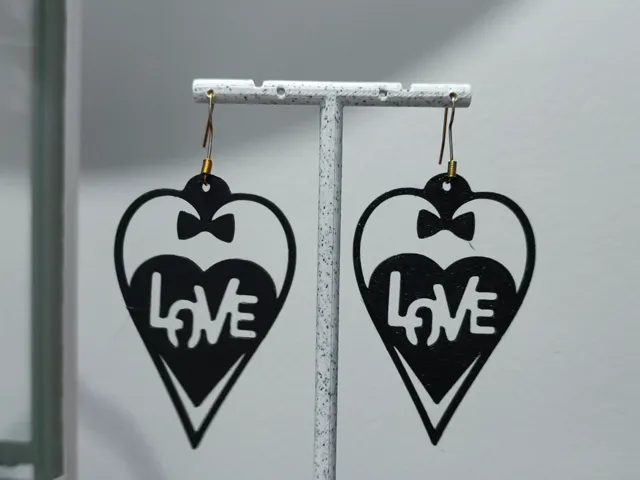 Aretes Etiqueta Romántica