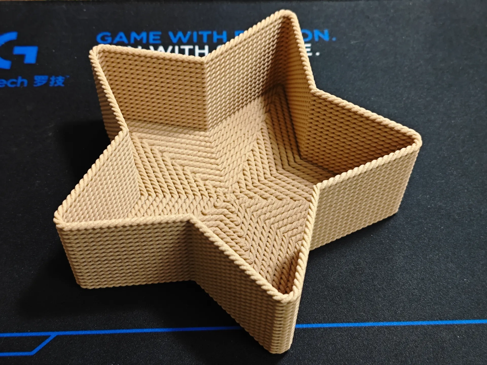 Miniatura 1 do modelo 3D 绳编星星零食盘