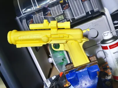 Lom Pyke Blaster Pistol