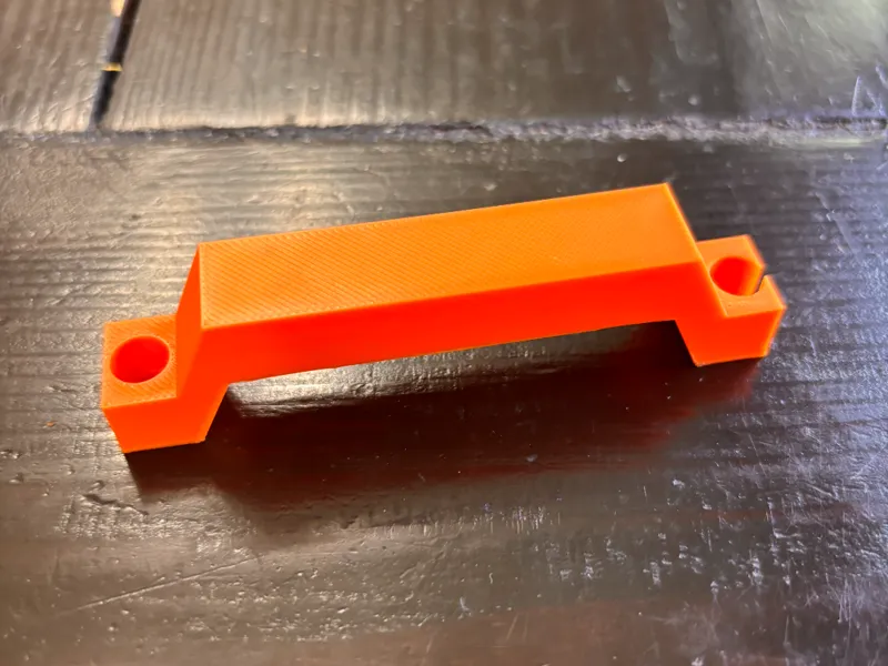 Handle for 2cm screws