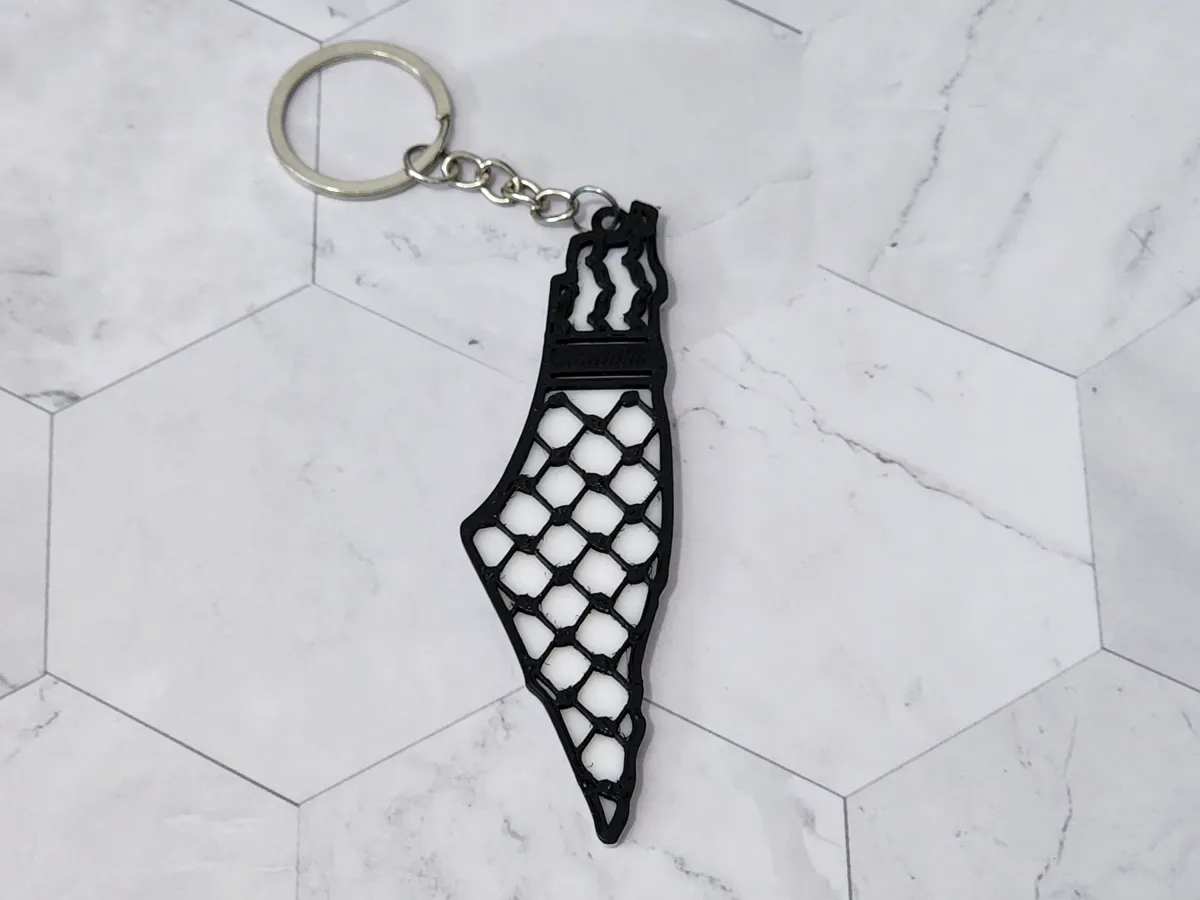 Palestine Map Kufiyah Keychain (Watani Series) by TriDee Design MakerWorld: Download Free 3D Models - 3D model önizlemesi