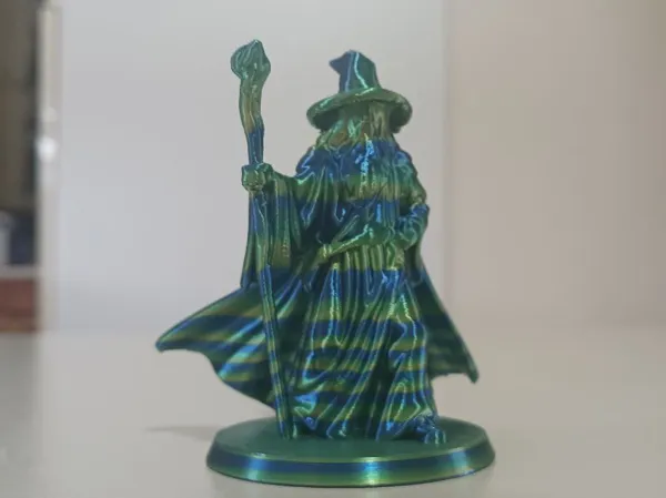 Figurine de mage — pion de jeu de plateau