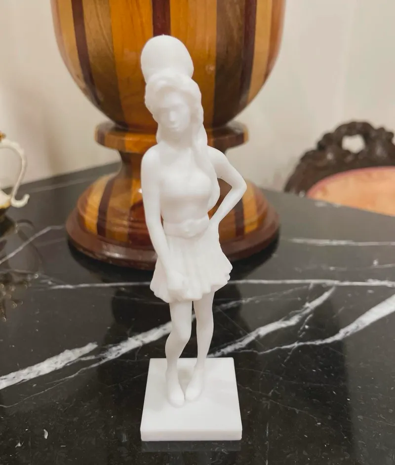 Statuetta Amy Winehouse