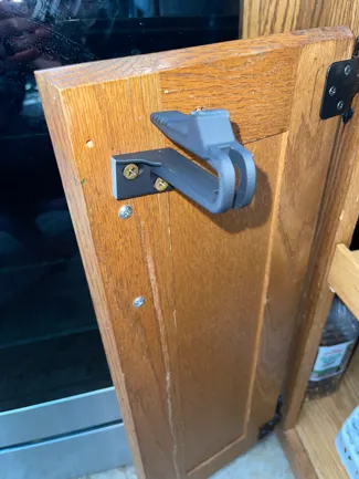 Child safety cabinet lock