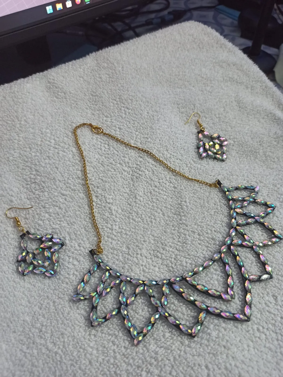 Lightweight Traditional Lotus Necklace Earrings view 3