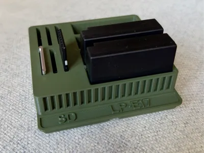 LP-E17 Battery, SD-Card Holder (Gridfinity, Canon)