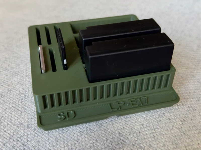 LP-E17 Battery, SD-Card Holder (Gridfinity, Canon)