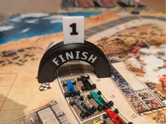 Heat - Pedal to the Metal Start-und Zielbogen