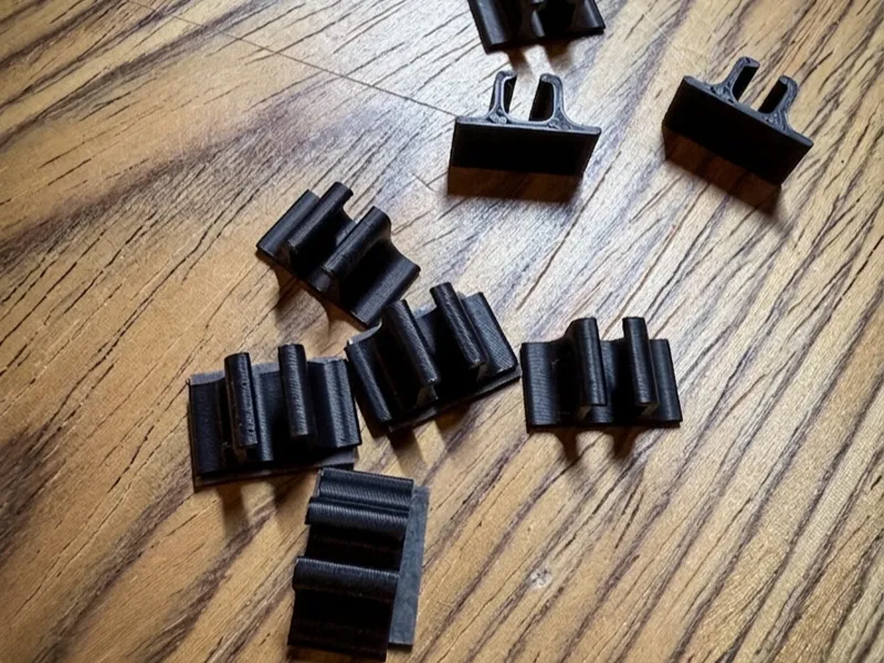 Small cable clip 4m