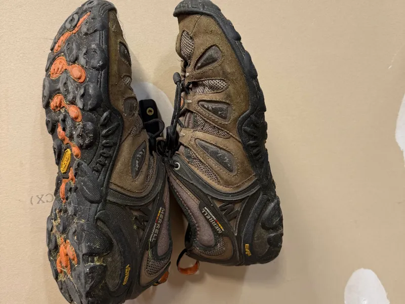 Super Simple Shoe Wall Hook