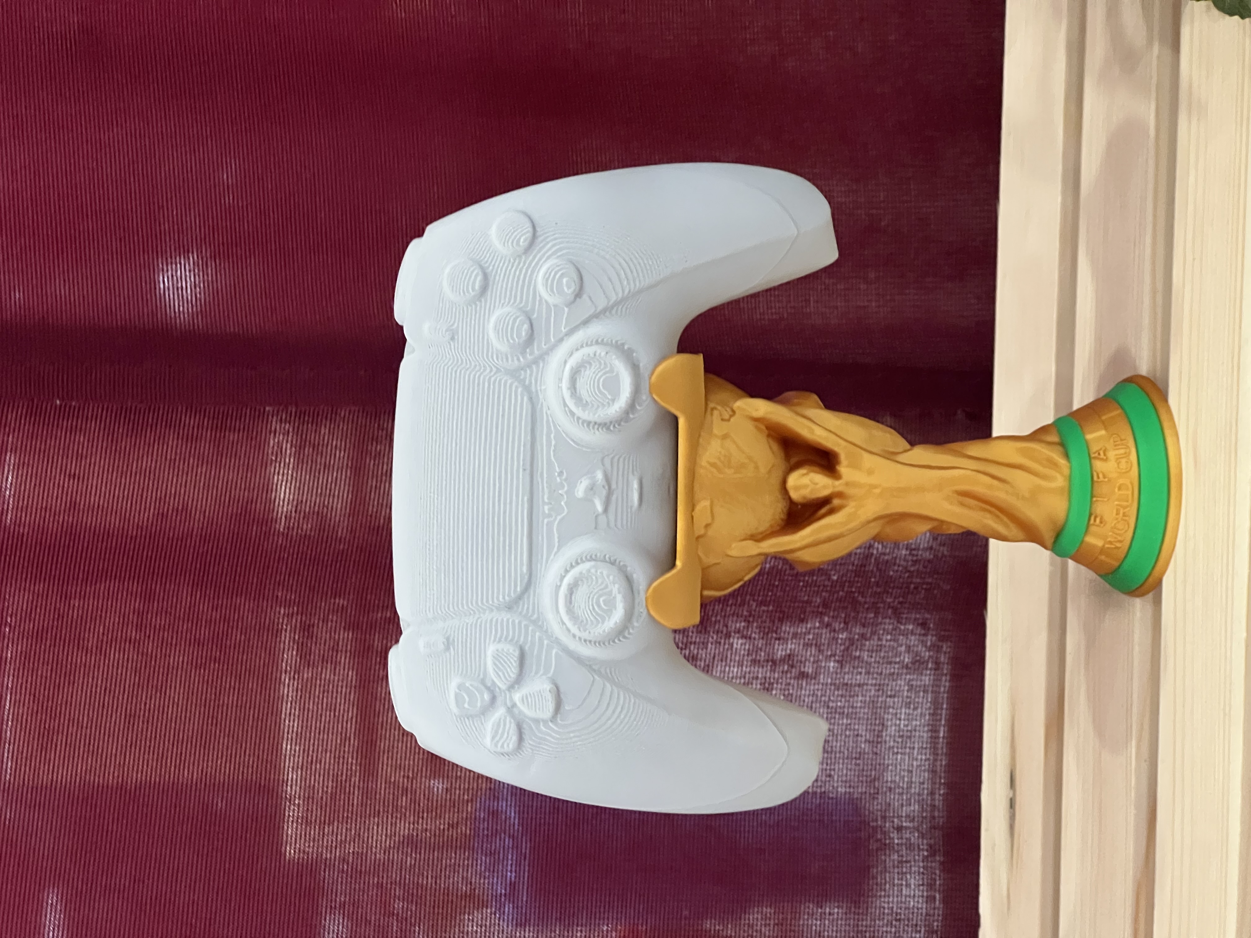 Miniatura 2 do modelo 3D World Cup Controller Holder