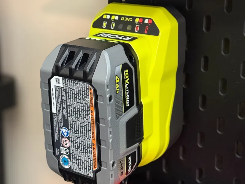 Ryobi Charger SKADIS Vertical Mount