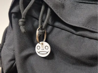 NieR Emil face keychain
