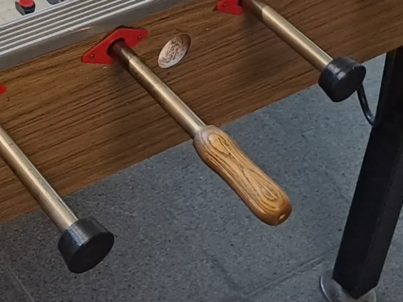 Kicker table bar end protection