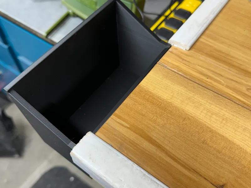 Bench Dump Tray