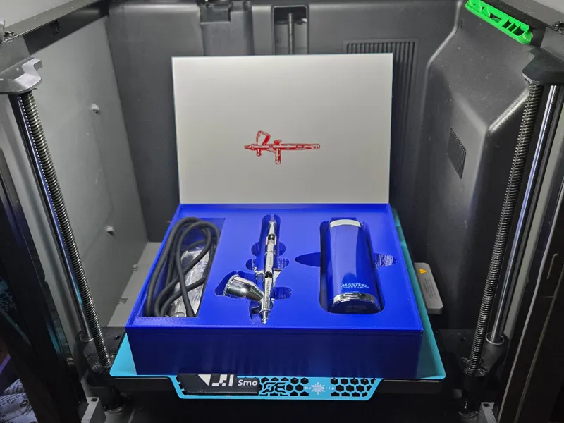 Box for Master brand airbush and accessories 