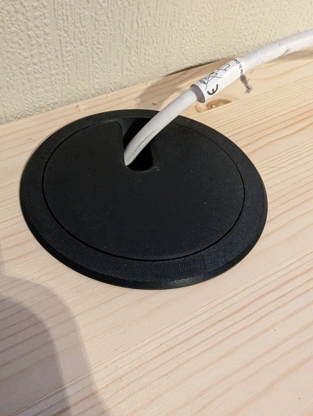 Passe-câble pour trou de 102 mm