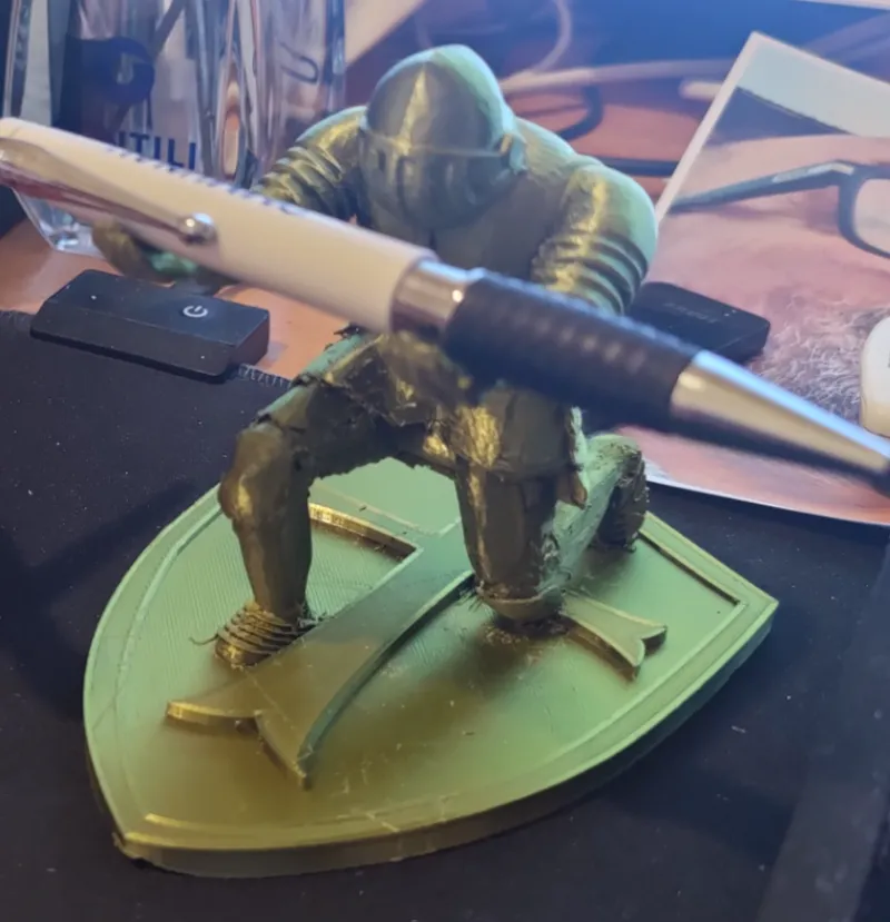Knight Pen Holder