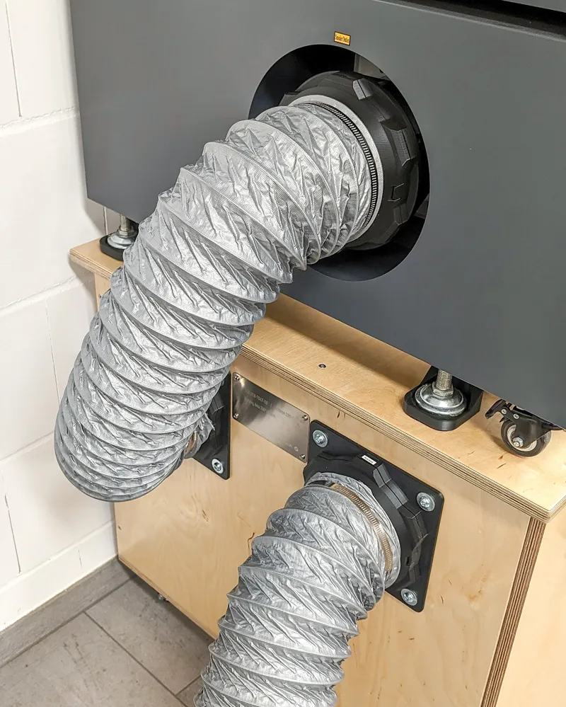Magnetic duct connection for 150mm / 6 inch Hoses