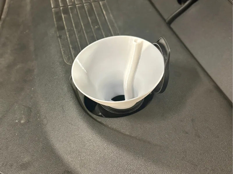 Entonnoir pour Tesla Model 3