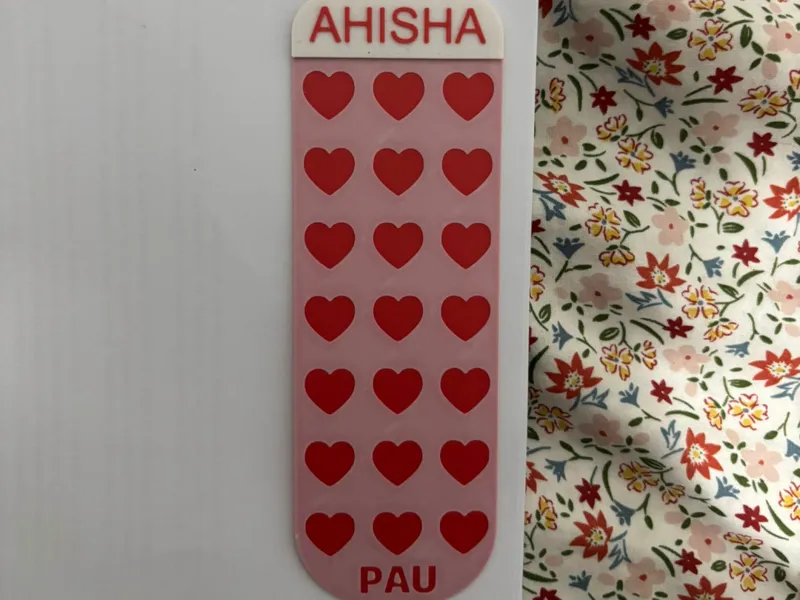 Punto de libro con corazones