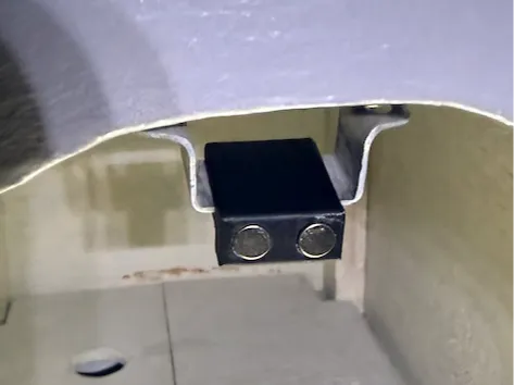 Mailbox door Magnetic stop