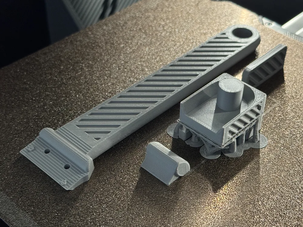 Scraper Grip with centered Blade and Hanging Hole - Free 3D Print Model ...