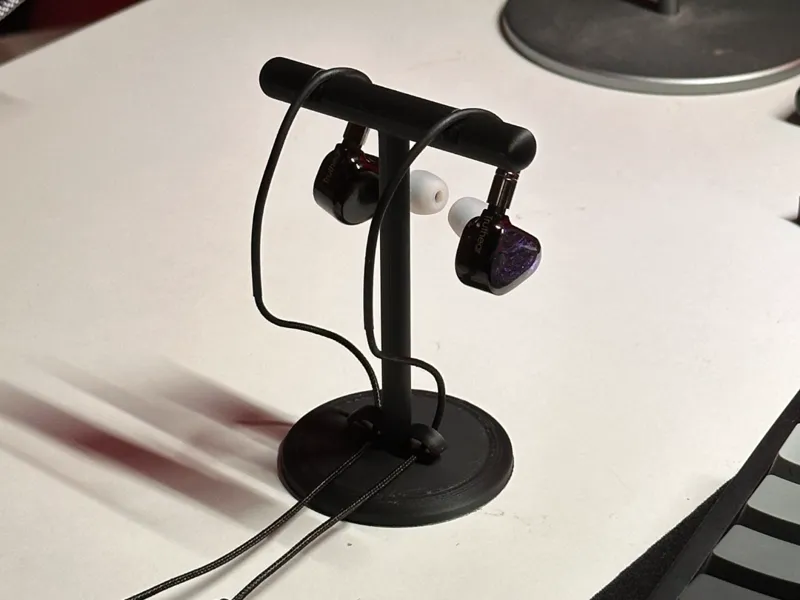 Simple IEM Holder