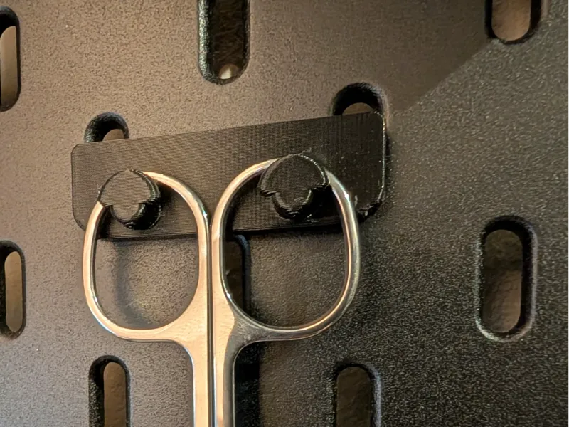 Skadis nail sissor holder