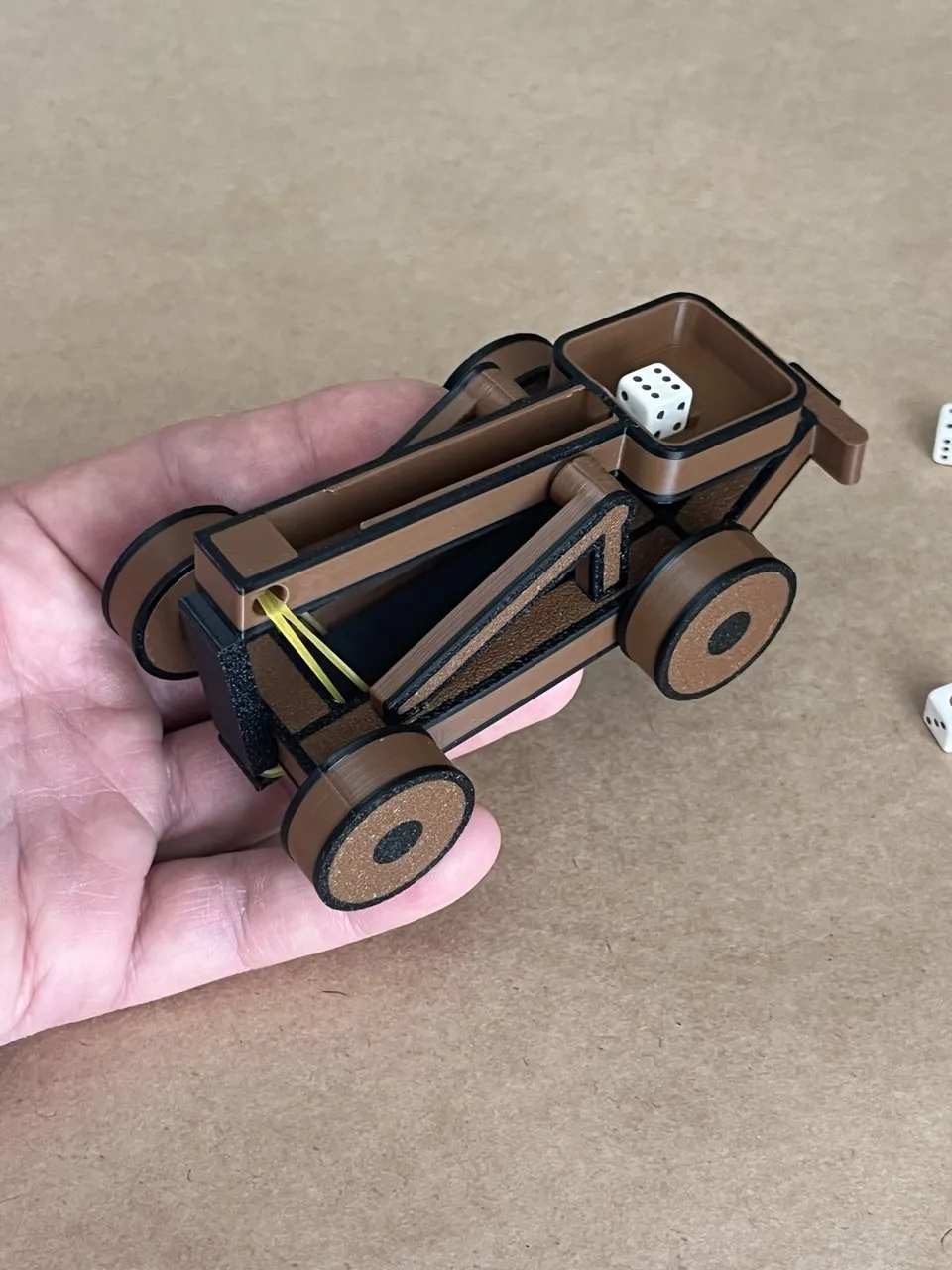Catapulta de Dados con cargador de autoalimentación - Modelo de ...