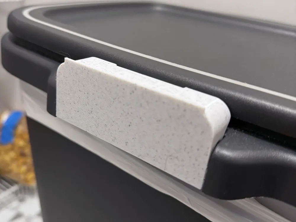Replacement Latch for Hefty 13 Gallon Trash Can - Free 3D Print