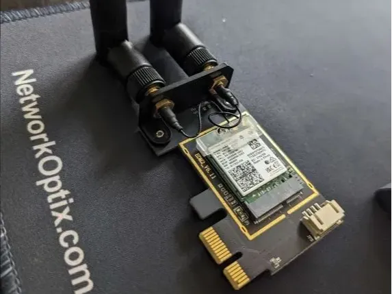 Slim PCIe WiFi card adapter