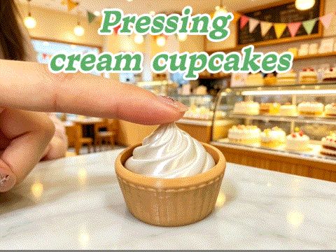 Press and decompress the cream cake