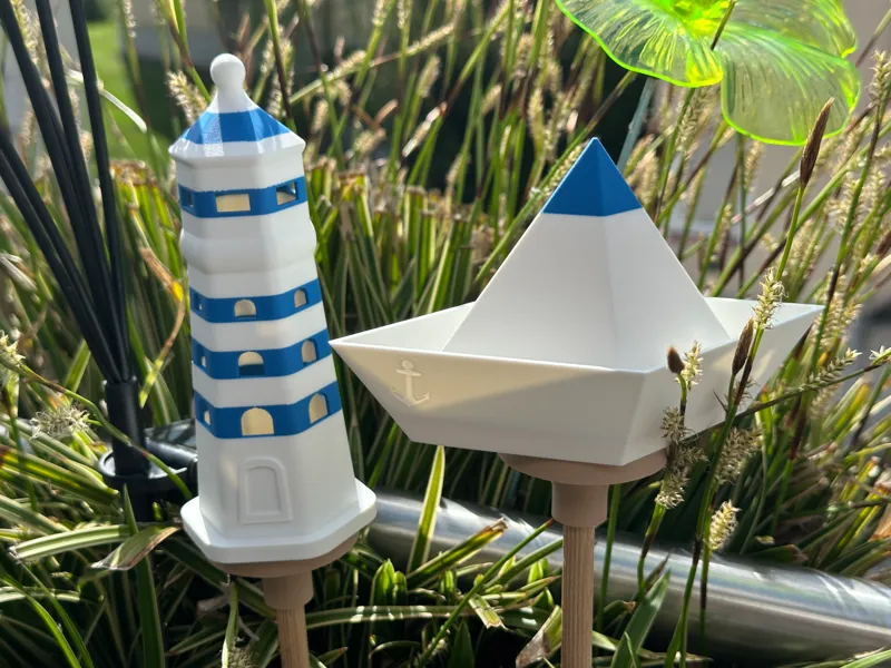 Gartenstecker maritim Leuchtturm Papierschiff