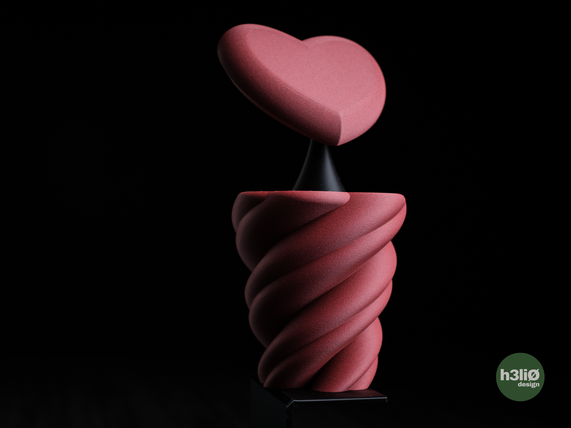 Miniatura 4 do modelo 3D hearts • vase