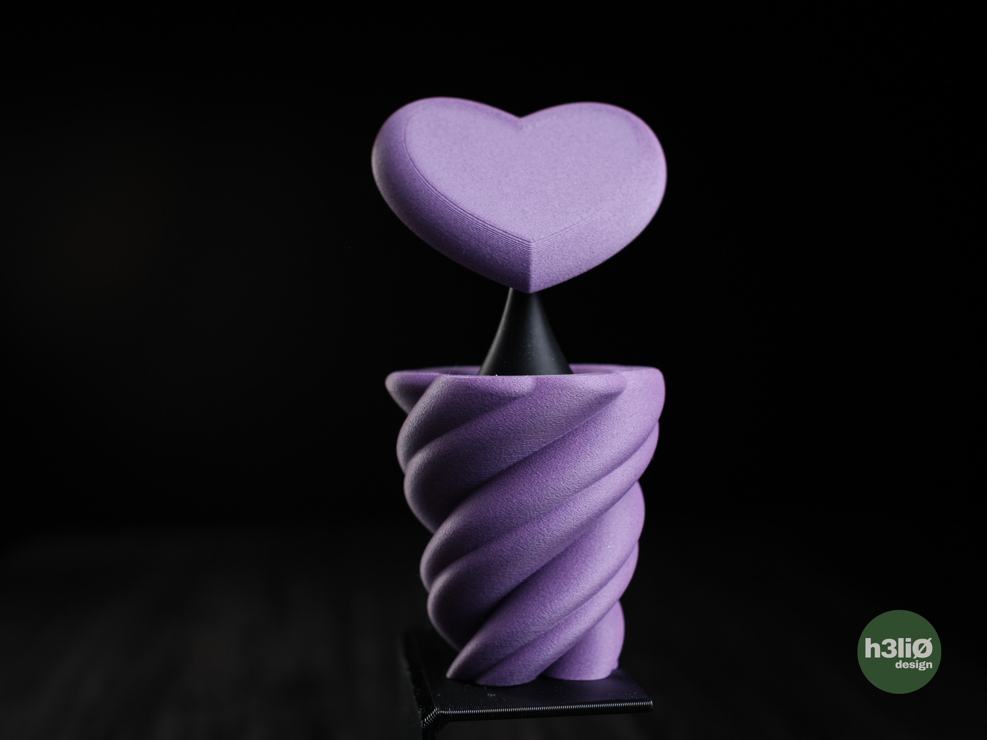 Miniatura 3 do modelo 3D hearts • vase