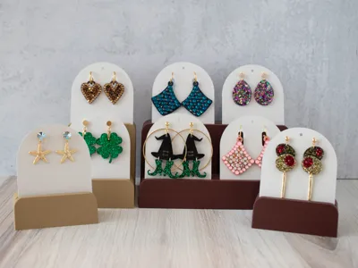 Card Display (Jewelry / Pokemon / Baseball / etc.)